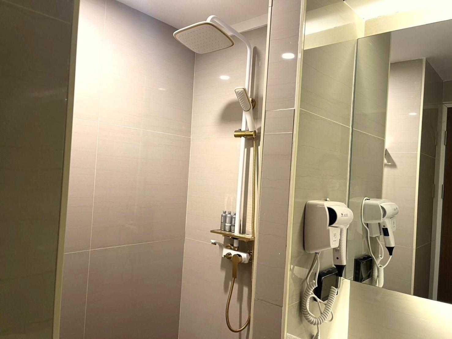 The Corner มุมม่วน คาเฟ่ แอนด์ โฮสเทล Mummuan Hostel Chiang Mai Exteriör bild